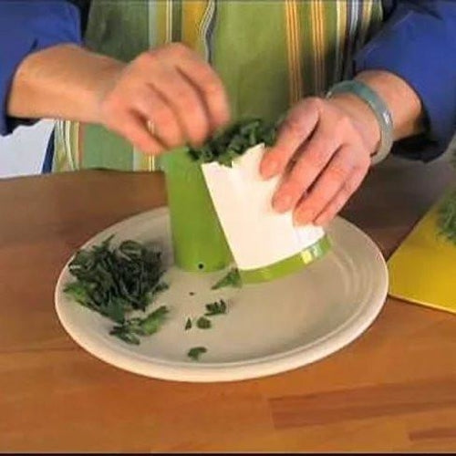 AromaLock™ Fresh Herb & Garlic Mincer